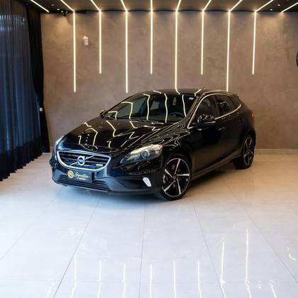 VOLVO V40 2.0 T5 R DESIGN TURBO GASOLINA 4P AUTOMÁTICO VOLVO V40 2.0 T5 R DESIGN TURBO GASOLINA 4P AUTOMÁTICO